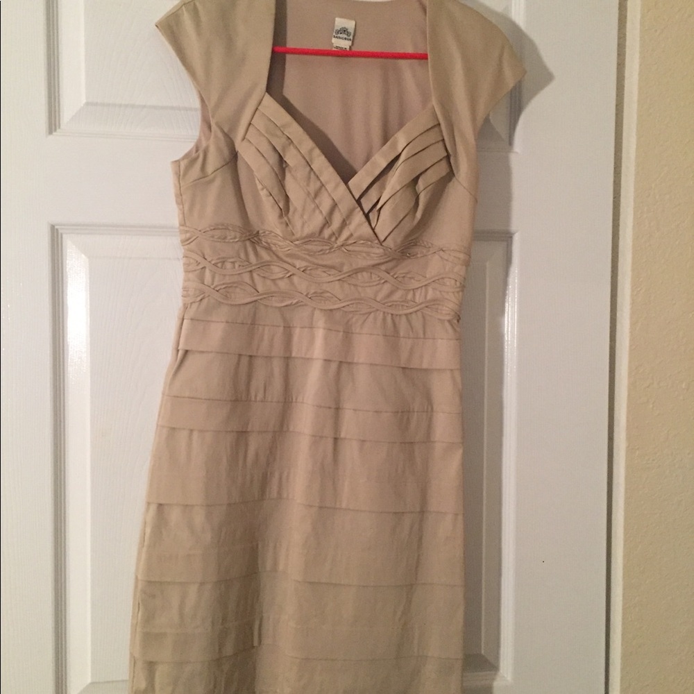 Dress - Picture 3 of 3